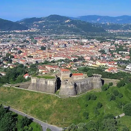 With Swimming Pool In Luni Mare 3*