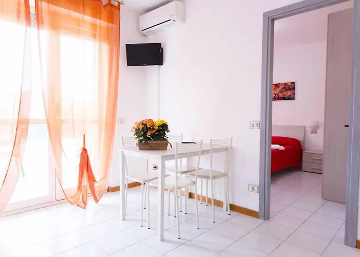 Apartahotel With Swimming Pool In Luni Mare Fiumaretta di Ameglia