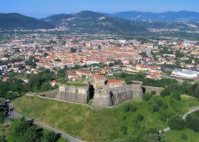 With Swimming Pool In Luni Mare 3*